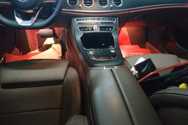 Used Mercedes-Benz E-Class 2019 E 260 L Sport Edition Gear Lever