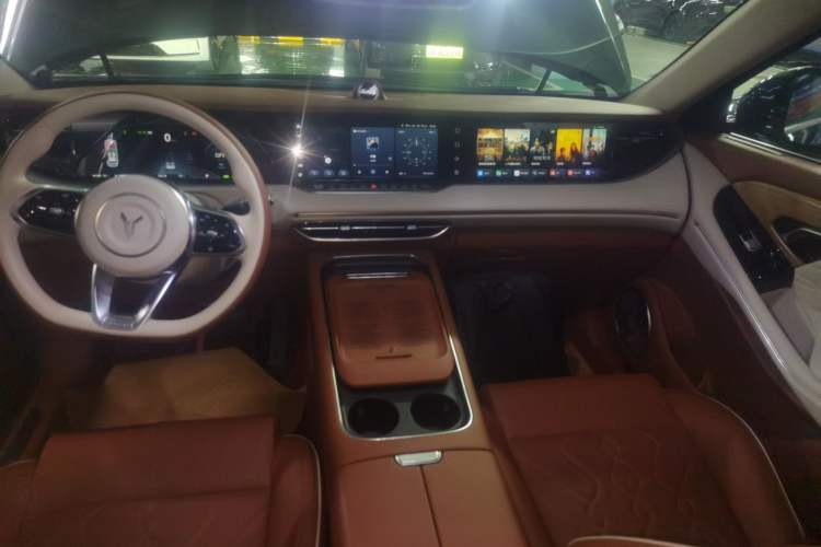 Used VOYAH FREE 2024 Ultra-Long Range Intelligent Driving Version Audio And AC Panel