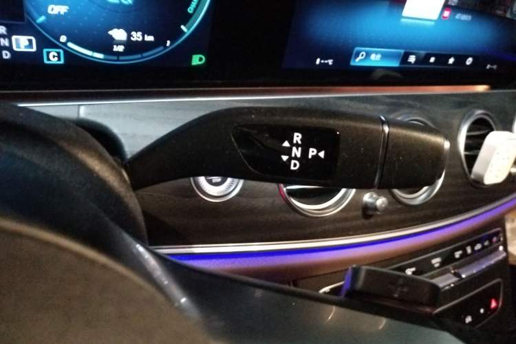 Used Mercedes-Benz E-Class New Energy 2023 E 350 e L Plug-in Hybrid Sports Sedan Gear Lever