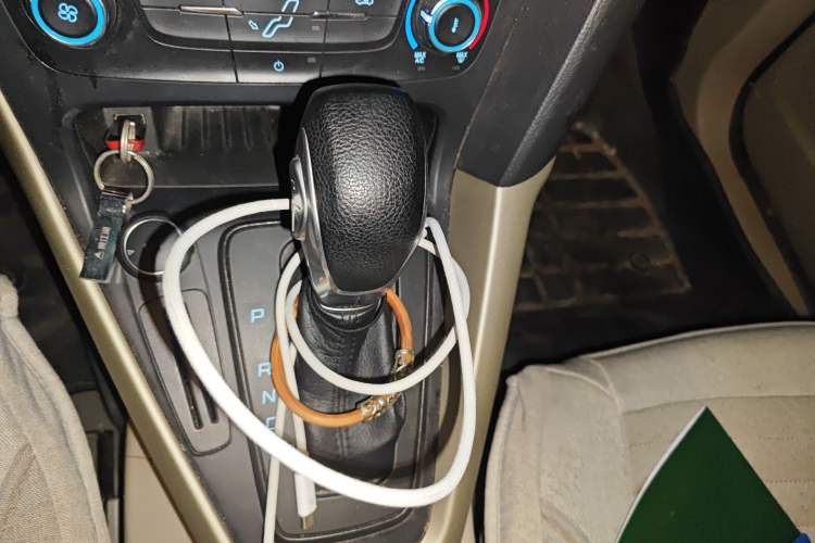 Used Ford Focus 2017 Sedan 1.6L Automatic Comfort Plus SmartDrive Edition Gear Lever