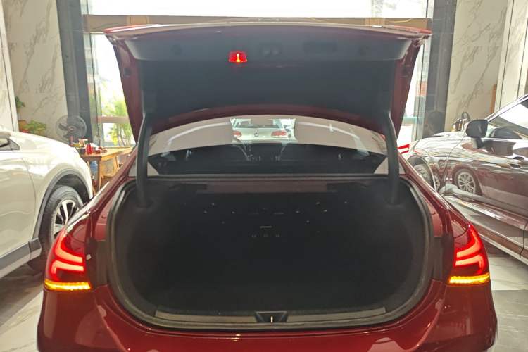 Used Mercedes-Benz A-Class 2020 Restyled A 200 L Sport Sedan Fashion Version