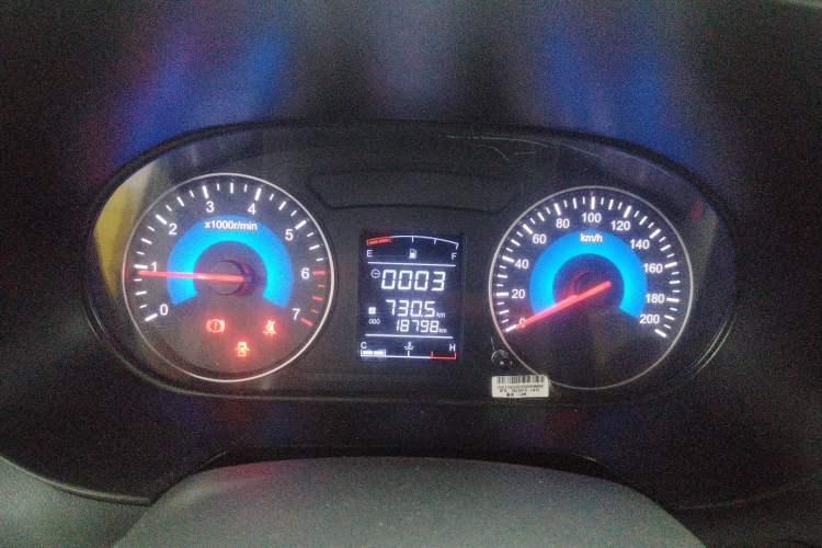 Used Dongfeng Fengon 380 2022 1.5L Standard Edition 7-Seater Passenger Vehicle Instrument Cluster