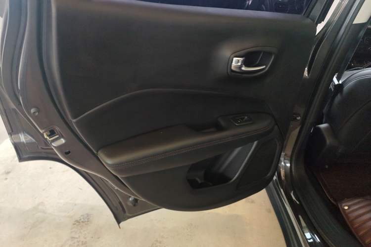 Used Jeep Compass 2019 220T Automatic Family Edition
