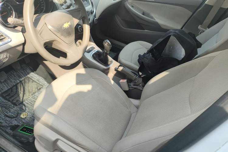 Used Chevrolet Cruze 2015 1.5L Manual Fashion Edition Left Front Seat