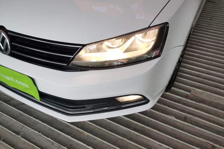 Used Volkswagen Sagitar 2018 1.6L Automatic Comfort Model Left Front Headlight