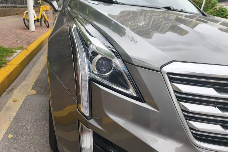 Used Cadillac XT5 2018 25T Luxury Model Right Front Headlight