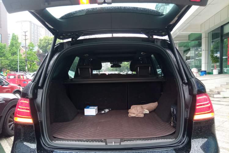 Used Mercedes-Benz GLE 2018 GLE 320 4MATIC Dynamic Edition Collector's Edition Trunk