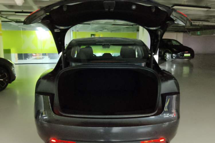 Used Tesla Model 3 2023 Rear-Wheel-Drive Version