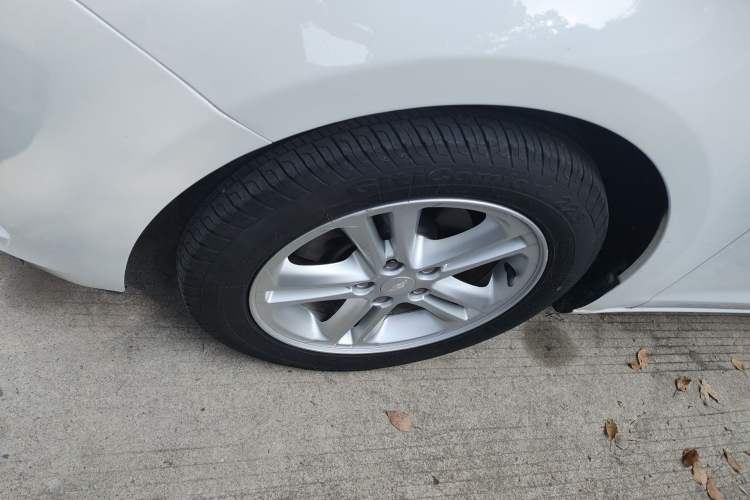 Used Chevrolet Cruze 2015 1.5L Manual Fashion Edition Exterior 4