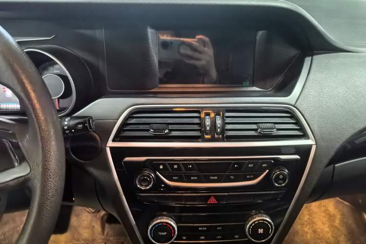 Used Leopaard CS10 2015 2.0T Manual Fashion Edition
