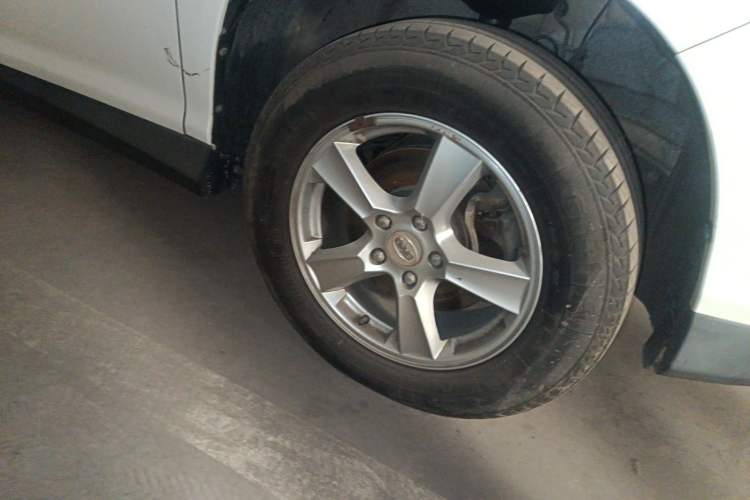 Used BYD S6 2014 1.5TI Manual Luxury 5-Seater Right Front Wheel Hub