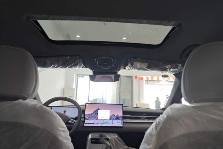 Used Roewe M7 DMH 2025 Model 160km Comfort Version Headliner