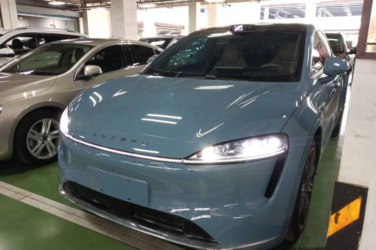 Used Hima Luxeed R7 2024 All-Electric 667 km Max