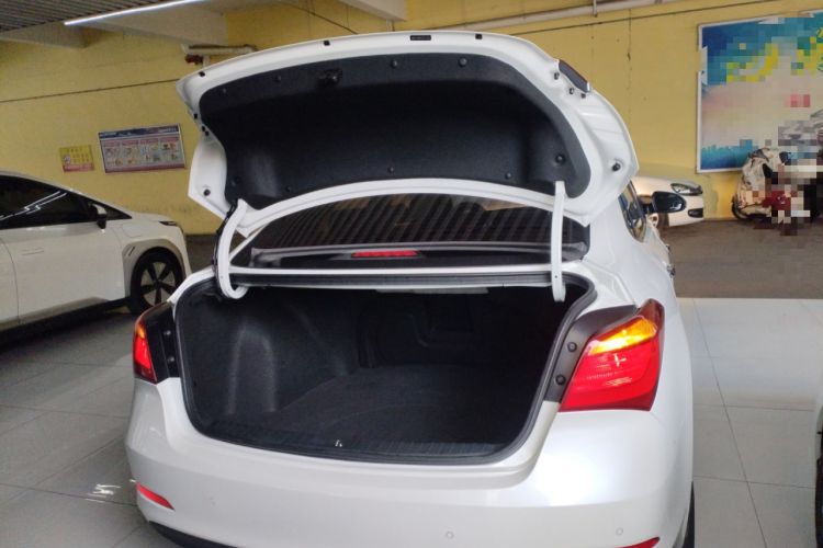 Used Hyundai Mistra 2014 1.8L Automatic Smart GLS Trunk