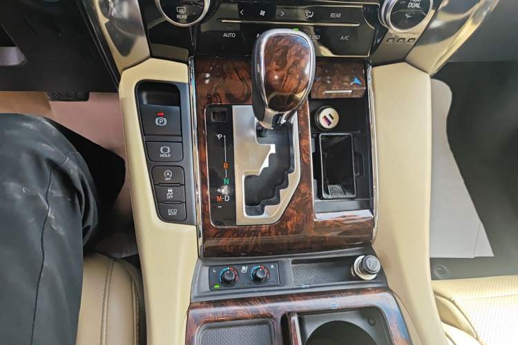 Used Toyota Alphard 2018 Revised Version 3.5L Luxury Edition
