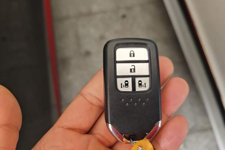 Used Honda Elysion 2019 2.0L Hybrid Luxury Edition Interior 1