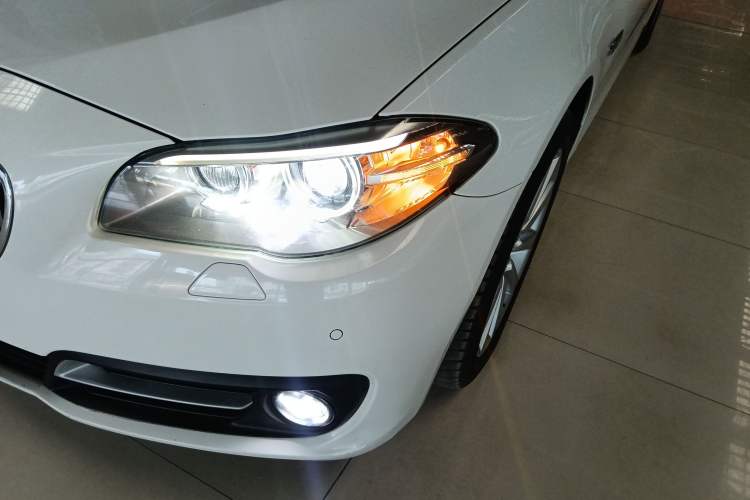 Used BMW 5 Series 2014 528Li Leading Model