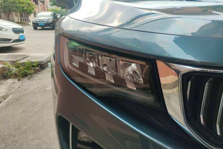 Used Geely Auto Haoyue 2022 1.8TD DCT Luxury 7-Seater Right Front Headlight