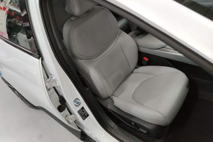 Used XPeng MONA M03 2025 600 with Ultra-Long Range Max Right Front Seat