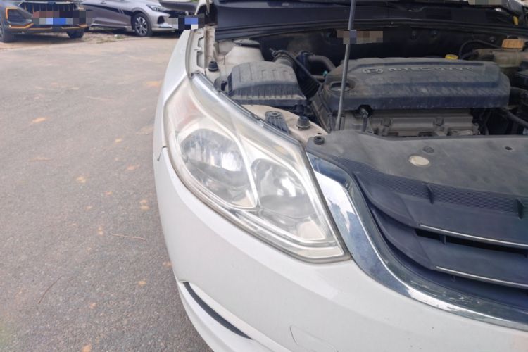 Used Baojun 630 2014 1.5L manual standard version Right Front Headlight