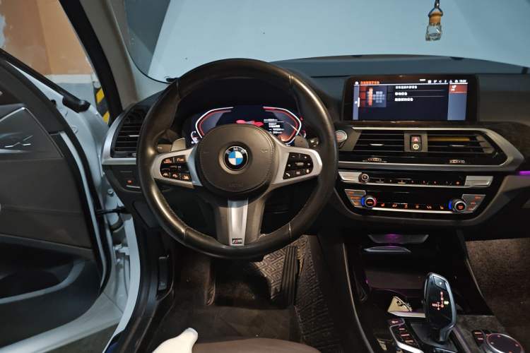 Used BMW X3 2020 xDrive30i Luxury Model with M Sport Package Steering Wheel