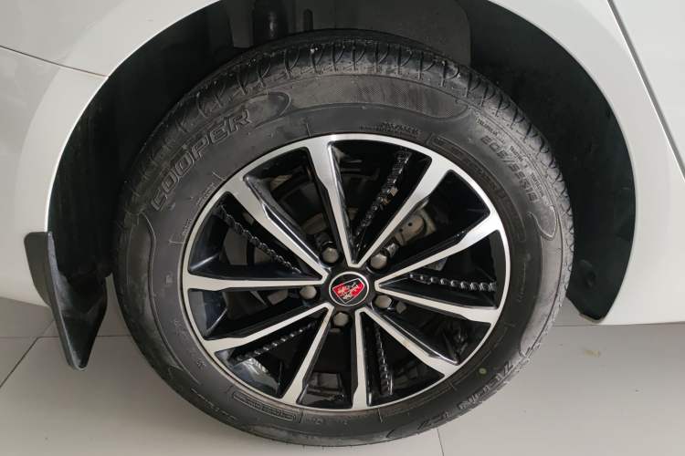 Used Roewe i5 2020 1.5L Automatic 4G Connect Luxury Flagship Edition
