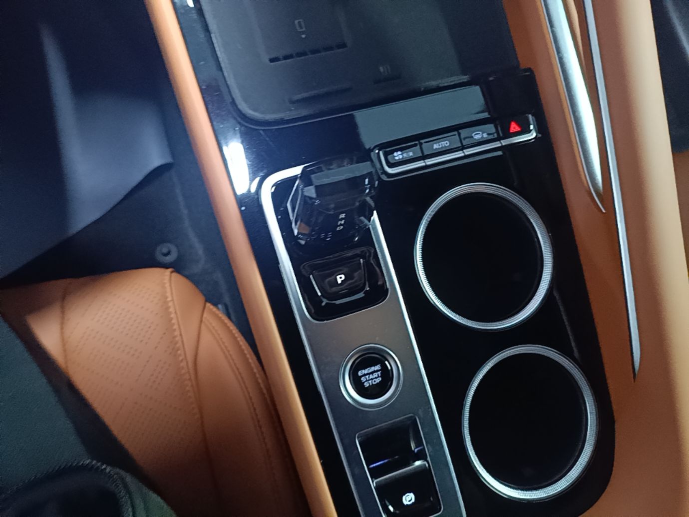 Geely Auto Emgrand X7 Sport 2026 Model 1.5TD Beloved — снимка 16
