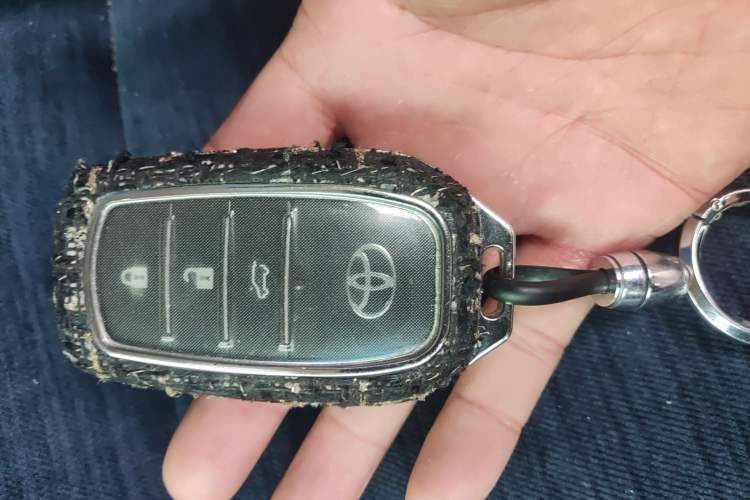 Used Toyota Prado 2016 3.5L Automatic TX-L Vehicle Key