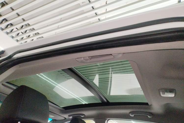 Used Hyundai Mistra 2014 1.8L Automatic Smart GLS Headliner