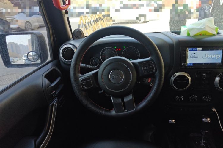 Used Jeep Wrangler 2014 3.0L Sahara Four-Door Edition Steering Wheel