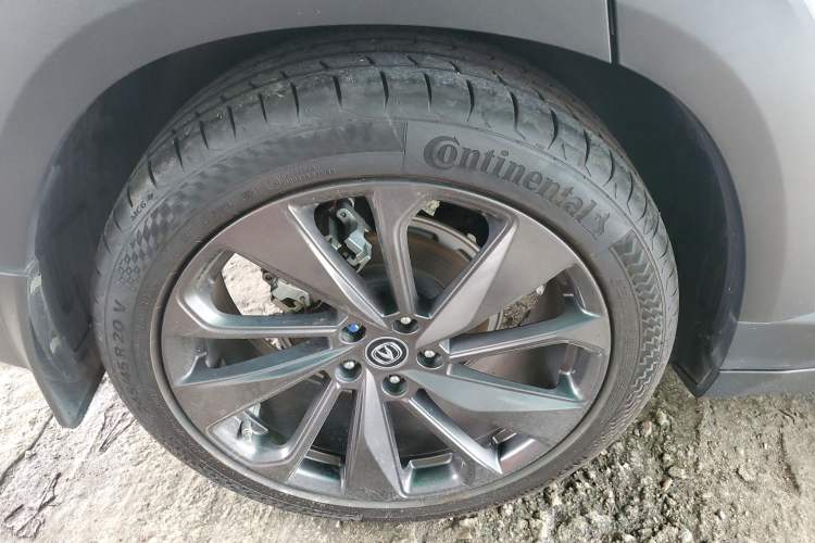 Used CHANGAN UNI-T 2020 1.5T Flagship Version Right Rear Wheel Hub
