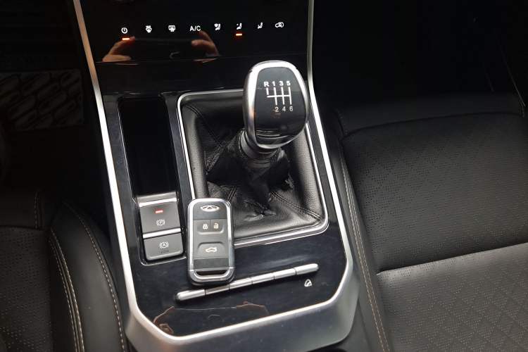 Used Chery Tiggo 8 2020 1.5 TCI Manual Special Edition 5 Seats Gear Lever