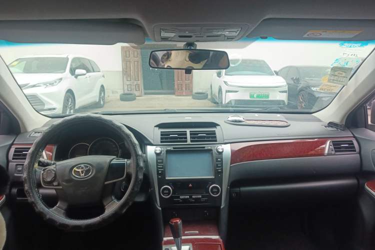 Used Toyota Camry 2013 2.0G Comfort Edition Center Console