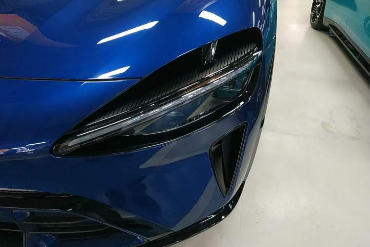 Used Xiaomi Auto YU7 2025 Ultra-Long Range High-Performance All-Wheel-Drive Max Edition
