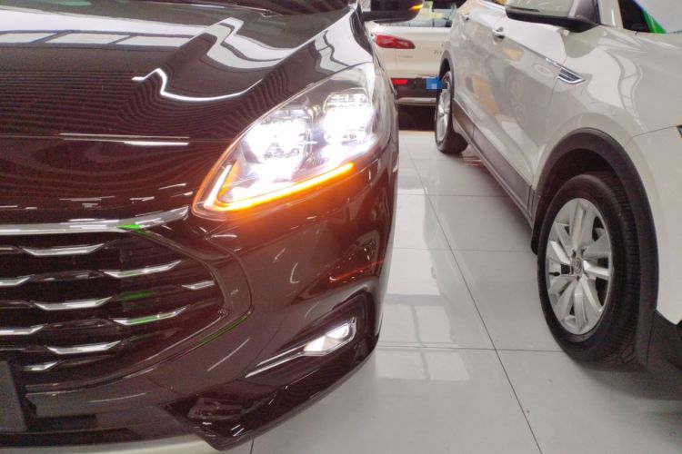 Used Ford Escape 2020 EcoBoost 245 Two-Wheel-Drive Titanium Edition