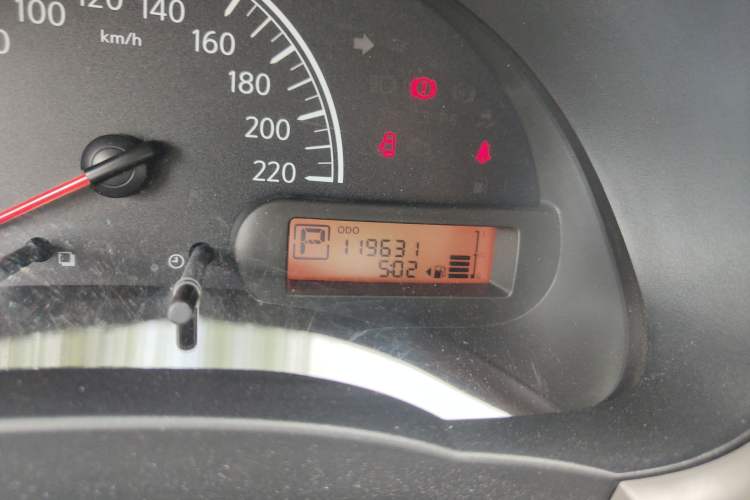 Used Nissan Sunny 2011 1.5XE CVT Comfort Edition Odometer Close Up