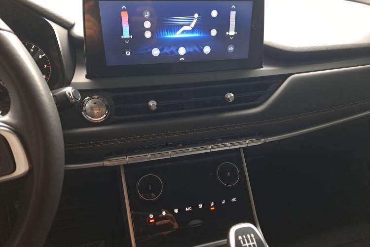 Used Chery Tiggo 8 2020 1.5 TCI Manual Special Edition 5 Seats Audio And AC Panel