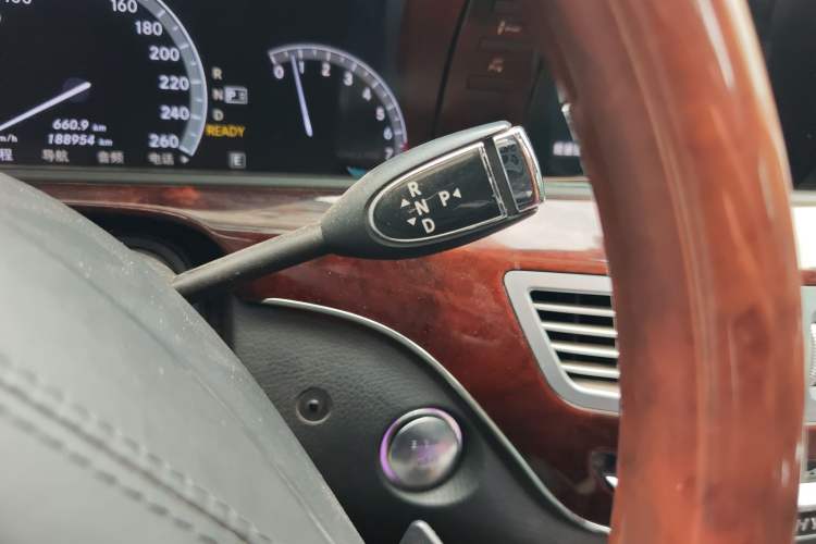 Used Mercedes-Benz S-Class 2010 S 400 L HYBRID Gear Lever