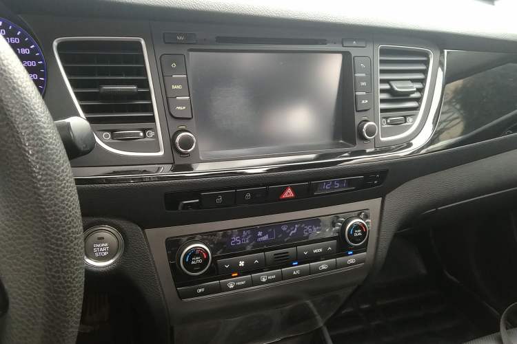 Used Hyundai Mistra 2014 1.8L Automatic Smart GLS Audio And AC Panel