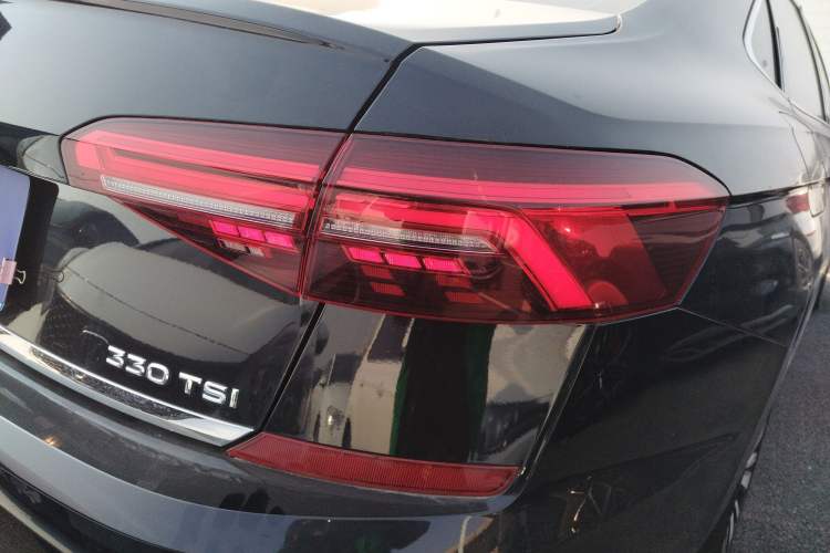 Used Volkswagen Passat 2019 330TSI Luxury Edition China VI Standard
