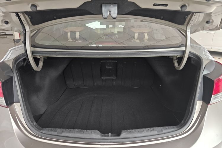 Used Hyundai Elantra (5th Generation / Langdong) 2015 1.6L Automatic Leading Model