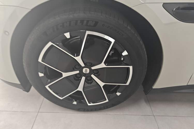 Used Xiaomi Auto SU7 2024 Rear-Drive Long-Range Intelligent Driving Version