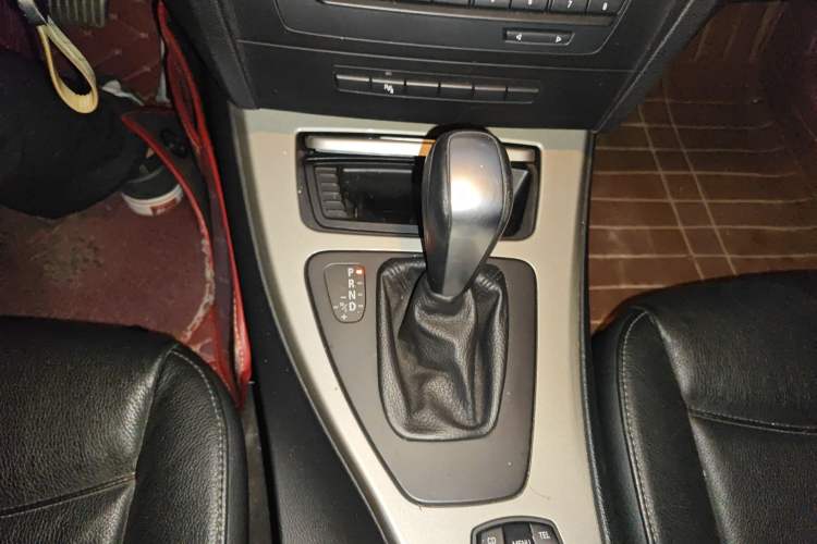 Used BMW 3 Series 2010 320i Luxury Model Gear Lever