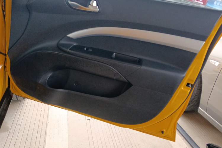 Used Kia kx1 Stonic 2021 1.4L CVT Fun & Sunroof Model
