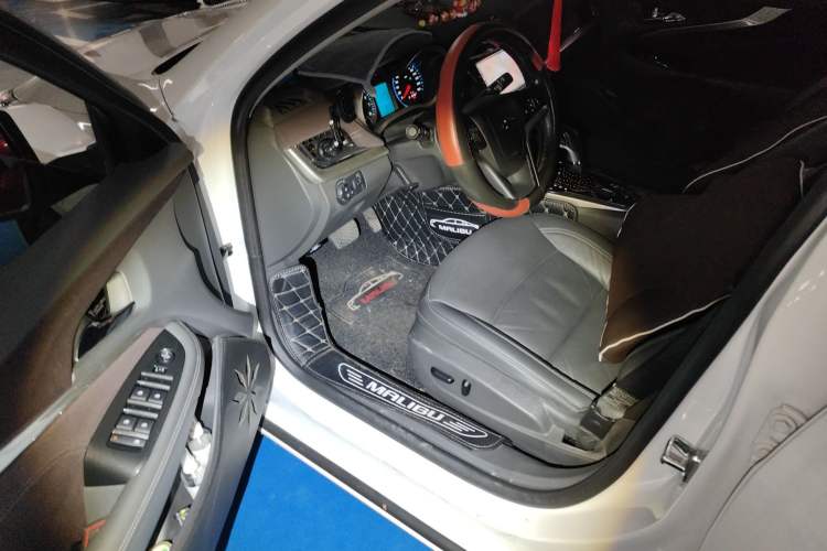 Used Chevrolet Malibu 2017 1.5T Automatic Luxury Edition Driver Seat