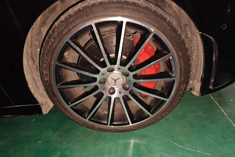 Used Mercedes-Benz CLA AMG 2023 AMG CLA 35 4MATIC Right Front Wheel Hub