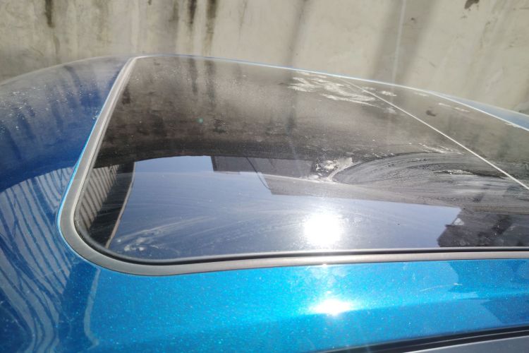 Used ORA Good Cat 2023 401 km Standard Range Premium Version Lithium Iron Phosphate Roof