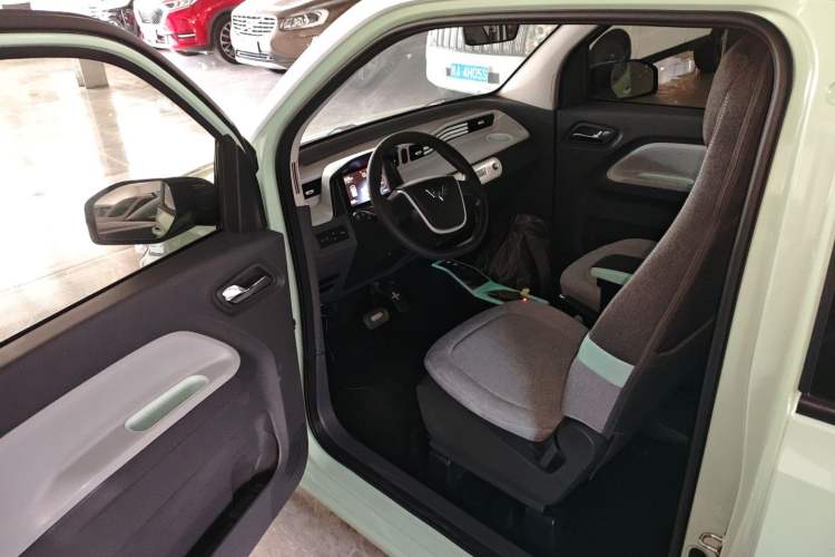 Used Wuling Hongguang MINIEV 2021 Macaron Premium Model – Lithium Iron Phosphate