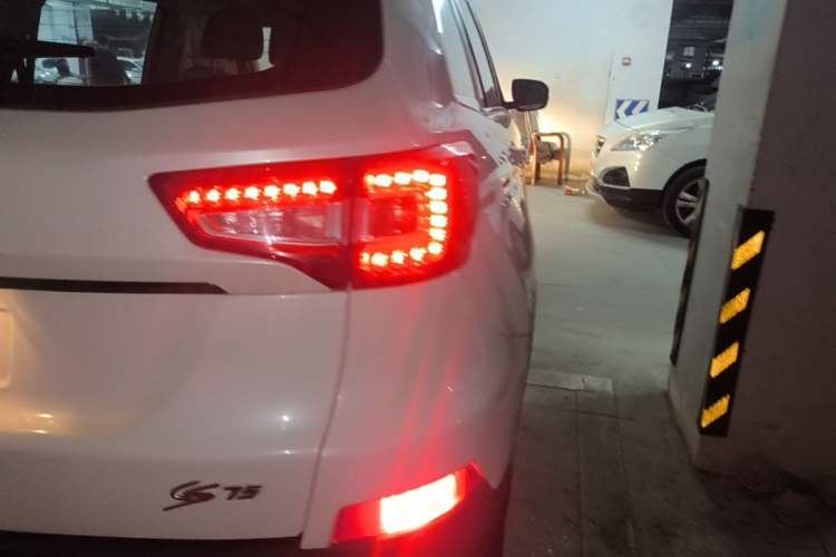 Used CHANGAN CS75 2017 Shangkui Edition 1.5T Manual Fengxiang Model