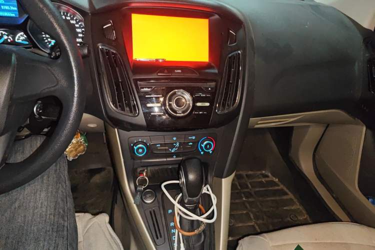 Used Ford Focus 2017 Sedan 1.6L Automatic Comfort Plus SmartDrive Edition Audio And AC Panel